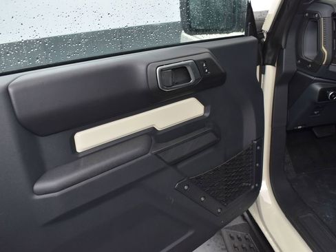 New 2025 Ford Bronco Badlands image 9