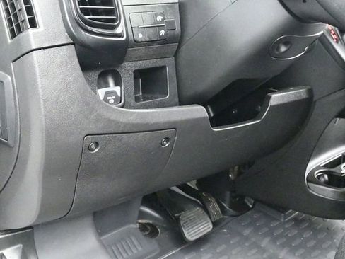 Used 2025 RAM ProMaster 2500 w/ Convenience Group image 17