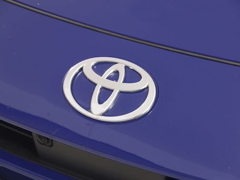 Used 2024 Toyota Prius Prime Premium w/ Advanced Technology Package FWD image 18