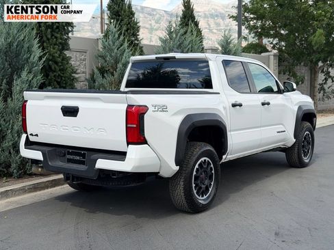 Used 2026 Toyota Tacoma TRD Off-Road AWD/4WD image 8