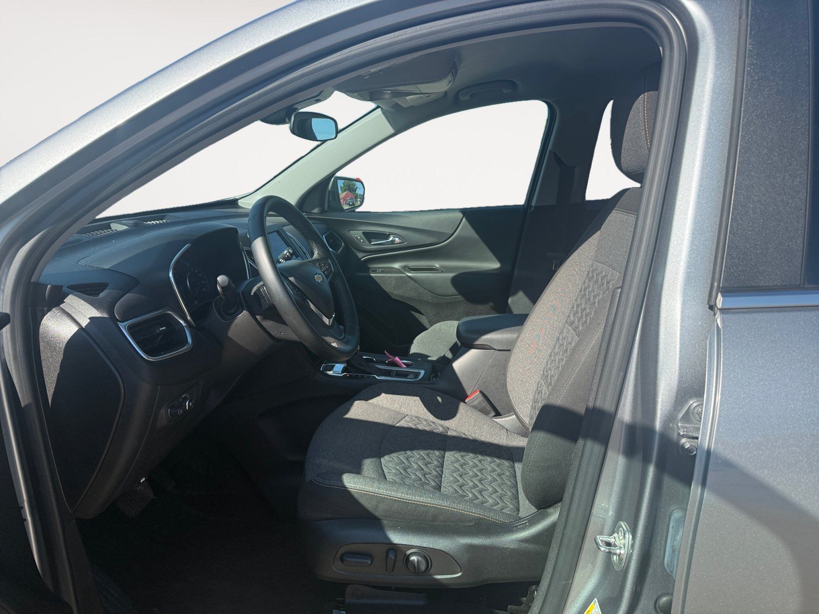 Used 2024 Chevrolet Equinox LT w/ LPO, Floor Liner Package AWD/4WD image 9