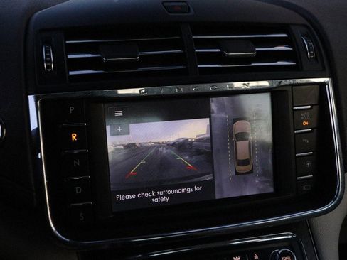 Used 2020 Lincoln Continental Reserve w/ Luxury Package image 17