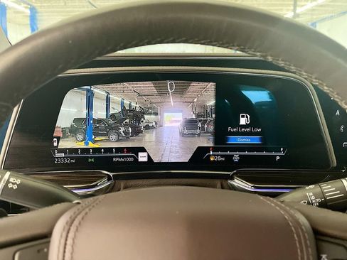 Used 2023 Cadillac Escalade Premium Luxury AWD/4WD image 12
