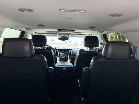 Used 2015 Cadillac Escalade Premium image 21