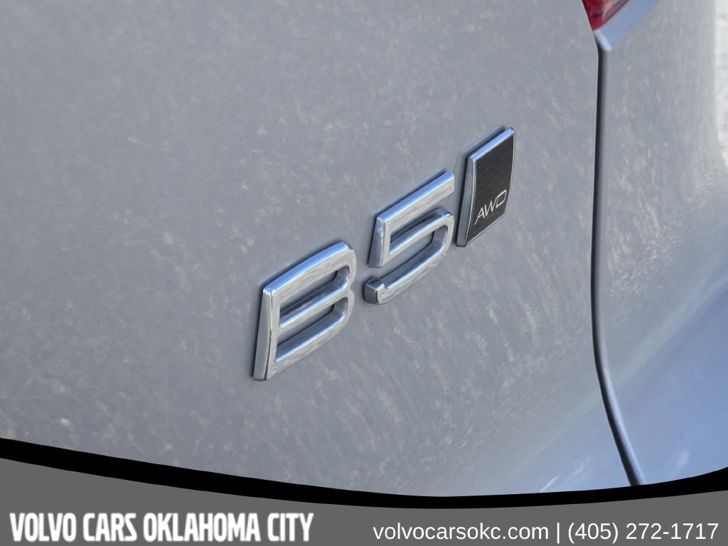 Certified 2025 Volvo XC40 B5 Core AWD/4WD image 12