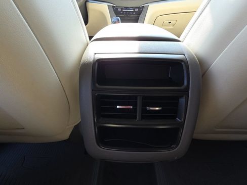Used 2018 Cadillac XT5 Luxury w/ Driver Awareness Package FWD image 31
