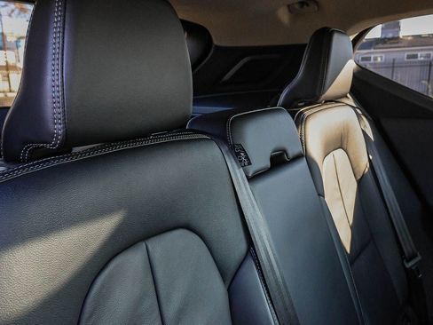 Used 2023 Volvo XC40 B5 Ultimate w/ Protection Package Premier image 26