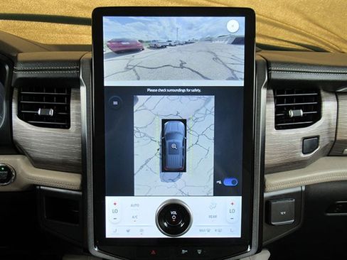 Used 2022 Ford Expedition Max Limited image 25