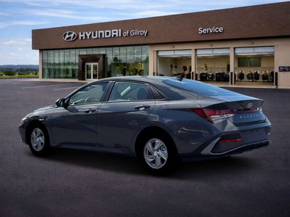 New 2026 Hyundai Elantra SE