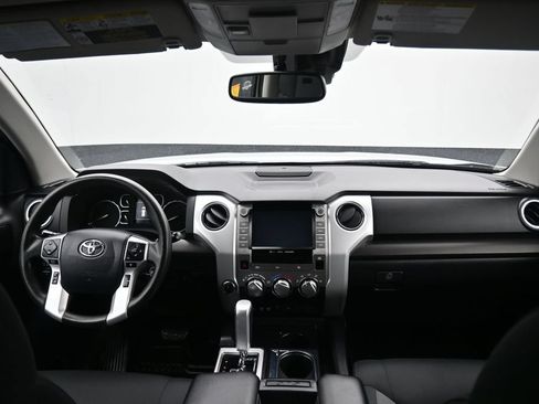 Used 2020 Toyota Tundra SR5 w/ SR5 Convenience Package AWD/4WD image 37