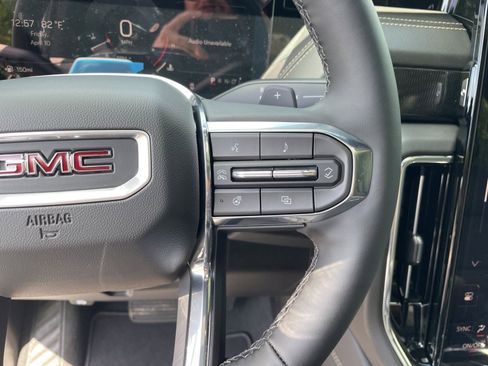 New 2026 GMC Yukon Elevation w/ Elevation Premium Package RWD image 17