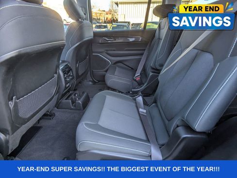 Used 2021 Jeep Grand Cherokee L Laredo w/ Luxury Tech Group I image 16