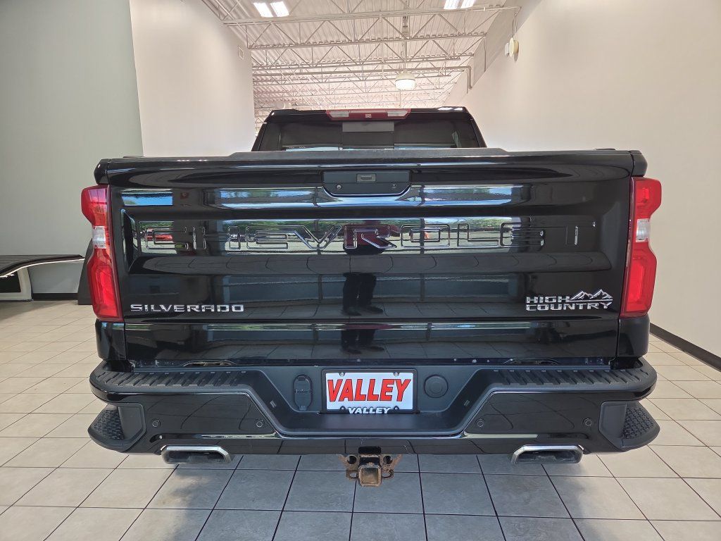 Used 2019 Chevrolet Silverado 1500 High Country w/ Technology Package AWD/4WD image 6