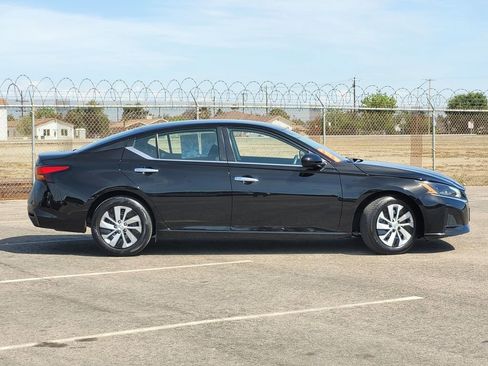 Used 2023 Nissan Altima 2.5 S FWD image 4