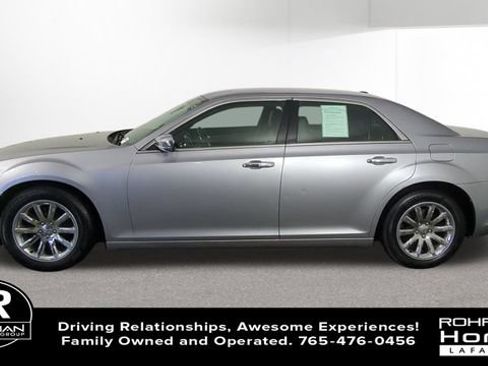 Used 2014 Chrysler 300 C RWD image 5
