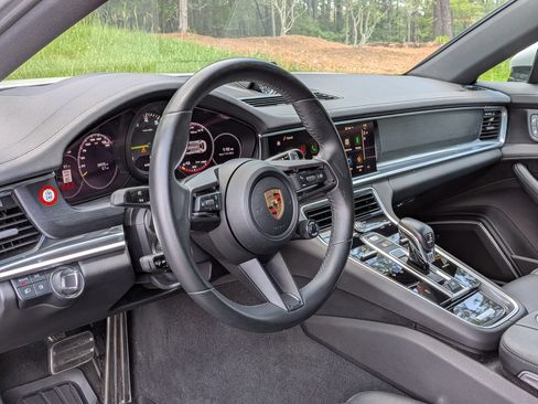 Certified 2023 Porsche Panamera 4 Platinum Edition w/ Assistance Package AWD/4WD image 4