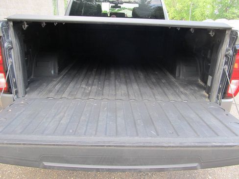Used 2019 GMC Sierra 1500 SLE w/ SLE Value Package AWD/4WD image 9