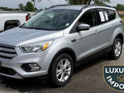 Used 2018 Ford Escape SE AWD/4WD image 1