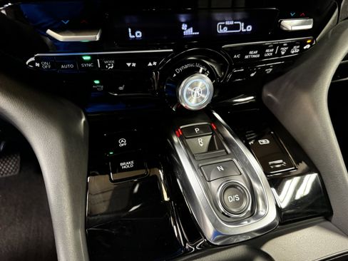Used 2024 Acura MDX SH-AWD w/ Technology Package image 28