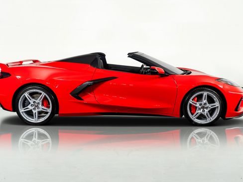 Used 2020 Chevrolet Corvette Stingray Convertible w/ 1LT image 6