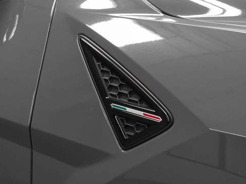 Used 2022 Lamborghini Urus AWD/4WD image 9