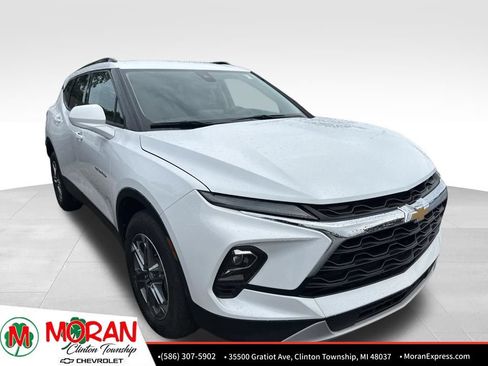 Certified 2024 Chevrolet Blazer LT w/ Convenience Package FWD image 2