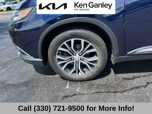 Used 2016 Mitsubishi Outlander SE AWD/4WD image 16