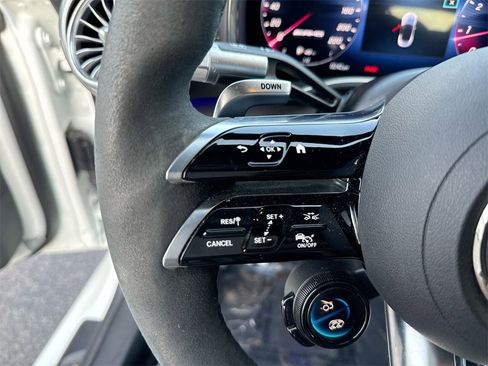 Used 2022 Mercedes-Benz SL 63 AMG 4MATIC image 17