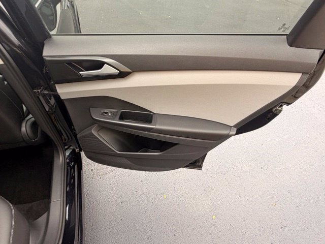 Certified 2023 Volkswagen Taos SE w/ Panoramic Sunroof Package FWD image 10