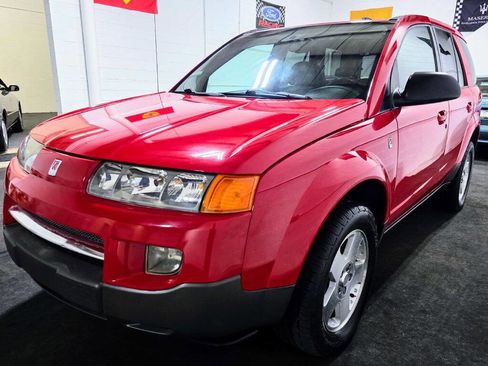 Used 2004 Saturn Vue AWD V6 w/ Comfort Pkg image 3