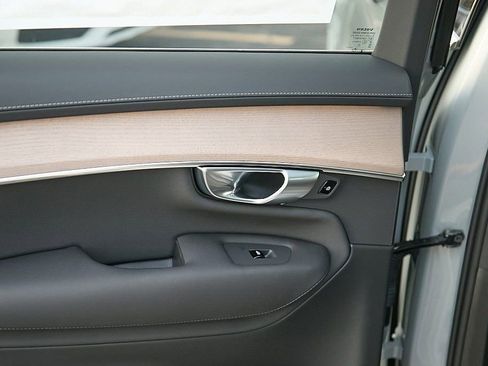 New 2026 Volvo XC90 B6 Plus w/ Protection Package Premier image 17