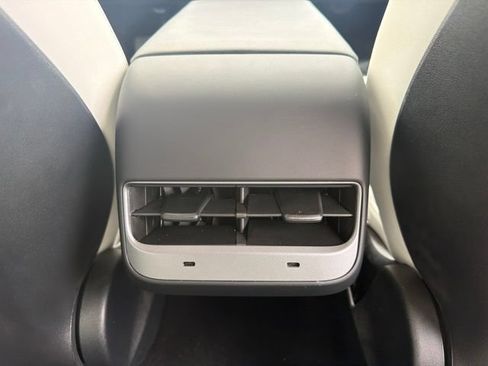 Used 2022 Tesla Model 3 Long Range AWD/4WD image 17
