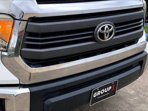 Used 2015 Toyota Tundra SR5 w/ SR5 Upgrade Package image 28