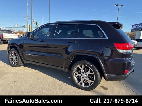 Used 2018 Jeep Grand Cherokee Limited image 12