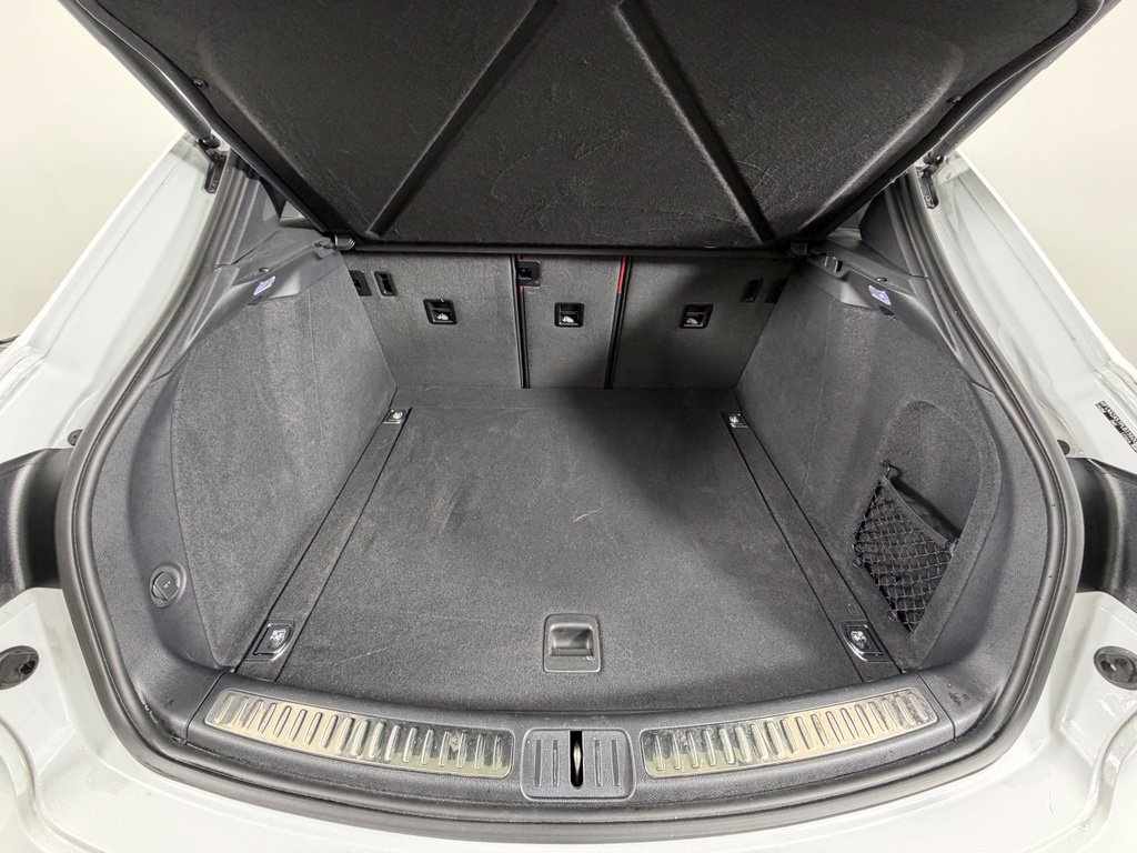 Used 2023 Porsche Macan AWD/4WD image 42