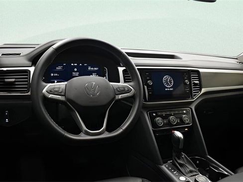 Used 2022 Volkswagen Atlas SE image 25