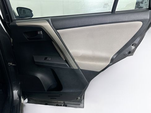 Used 2015 Toyota RAV4 LE image 27