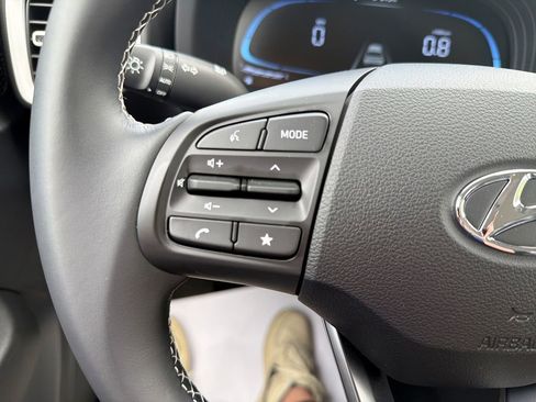 Certified 2026 Hyundai Venue SEL FWD image 19