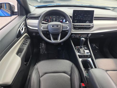 Certified 2025 Jeep Compass Limited image 22