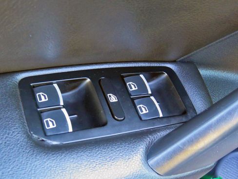 Used 2014 Volkswagen Passat 1.8T SE image 25