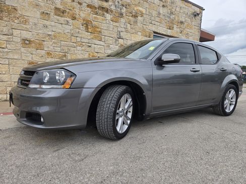 Used 2013 Dodge Avenger SXT w/ Rallye Appearance Group FWD image 2