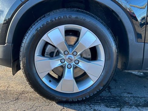 Used 2020 Volvo XC40 T4 Momentum w/ Premium Package image 10