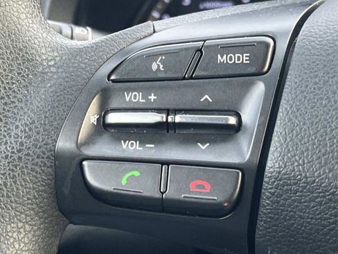 Used 2018 Hyundai Elantra GT image 31