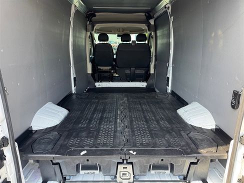 Used 2021 RAM ProMaster 2500 w/ Convenience Group image 24