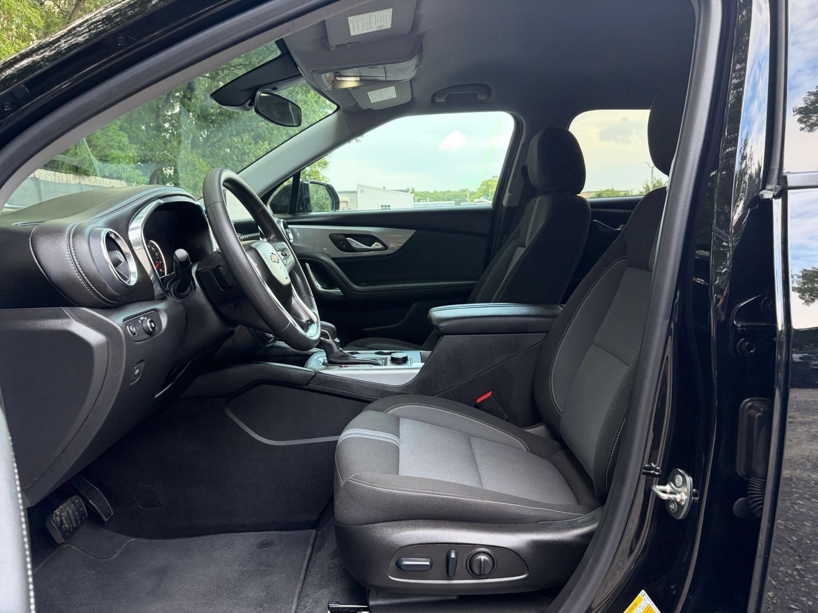 Used 2026 Chevrolet Blazer LT FWD image 27