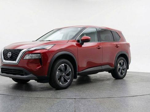 Used 2025 Nissan Rogue SV AWD/4WD image 3