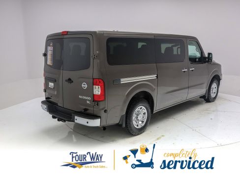 Used 2017 Nissan NV 3500 SL RWD image 4