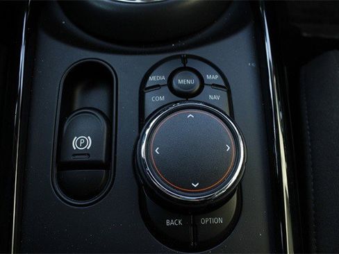 Used 2019 MINI Cooper Clubman S image 27