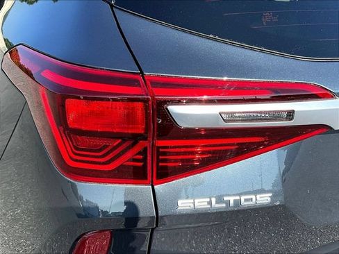 Certified 2022 Kia Seltos EX AWD/4WD image 28