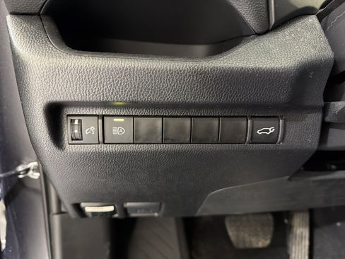 Used 2024 Toyota RAV4 XLE w/ Convenience Package FWD image 20